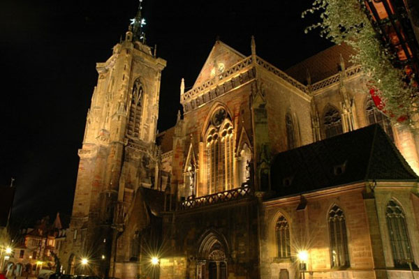 Trường d&ograve;ng, nh&agrave; thờ Saint Martin