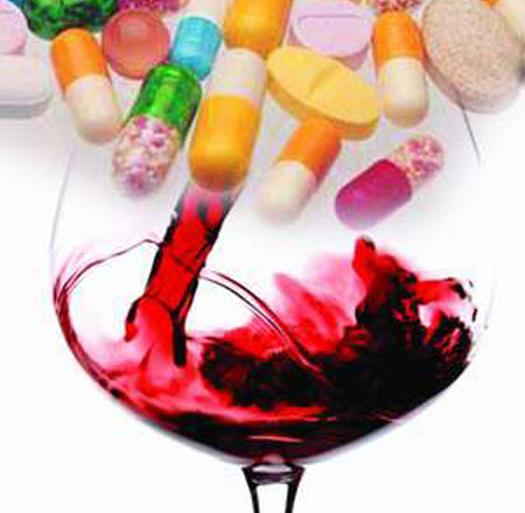 rượu v&agrave; thuốc